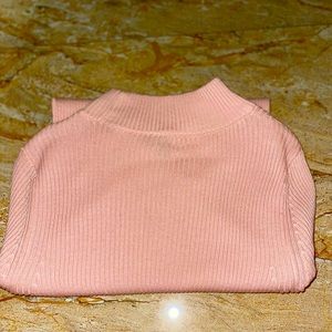 Long sleeve pink knitted shirt